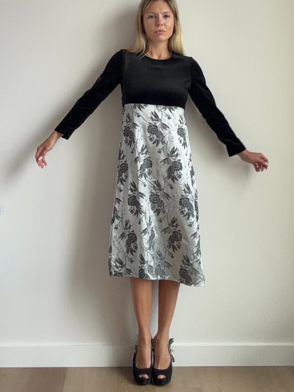 80s Velvet Mini Dress (S) small black grey vintage A-line dance holiday twee
